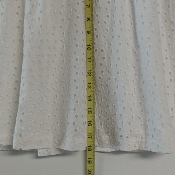 Lovely White Eyelet Detailed Mini Skater Skirt - Picture 5 of 12